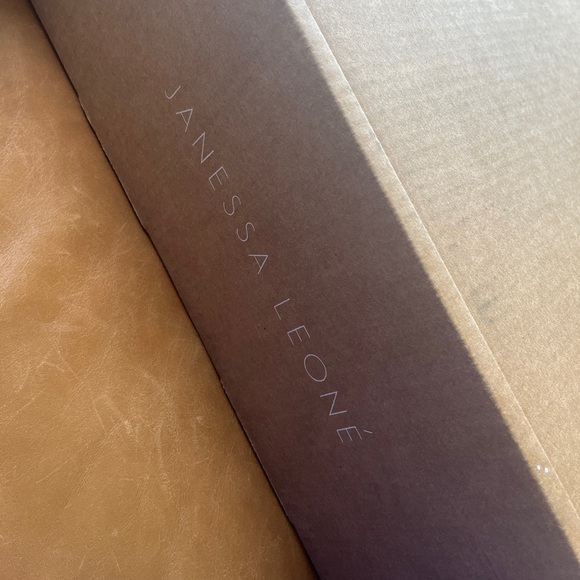 Janessa Leone Rylan 100% wool black hat. Size medium. New with tags & hat box. - Picture 8 of 11